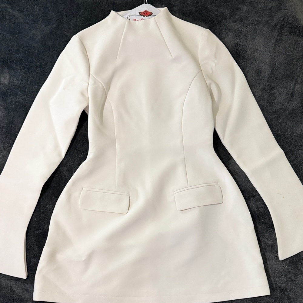 Chic Long Sleeve White Dress